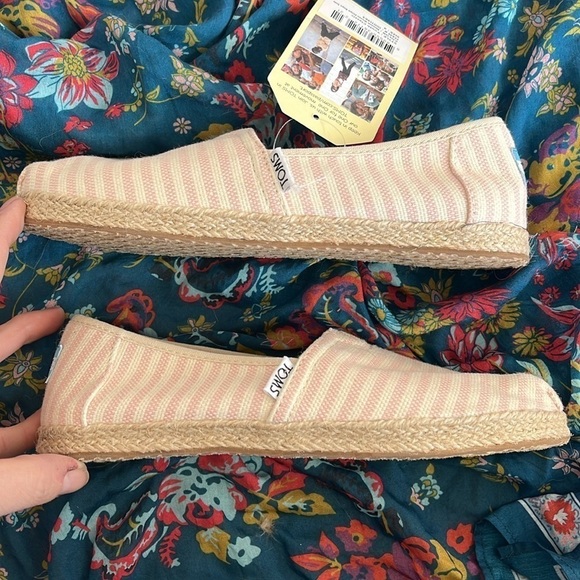 Brand New Toms Blossom Woven Stripe Rope Sole Slip On Flats Spring Pink Canvas - Picture 11 of 14
